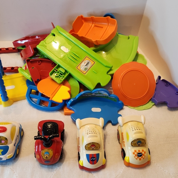 vtech Toys Vtech Go Go Smart Wheels Train Station Playset 5 Cars
